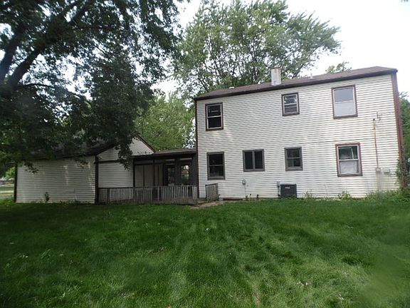 2nd image of 2318 W Douglas St