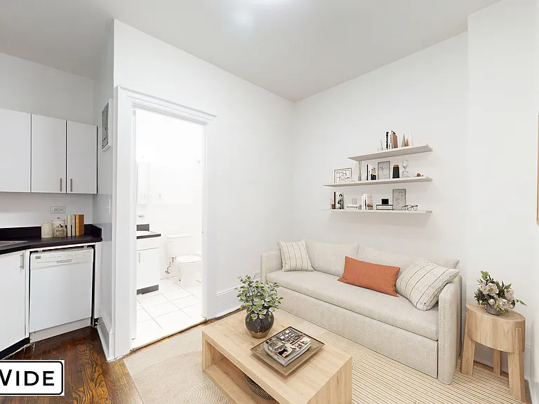 1045 Lexington Ave #3RN — Photo 1