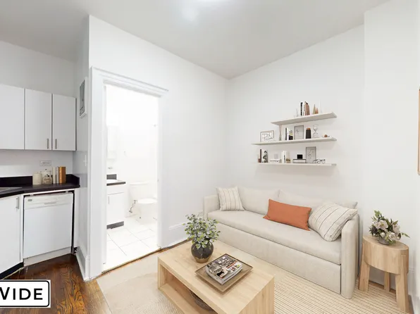 1045 Lexington Avenue image 1 of 6