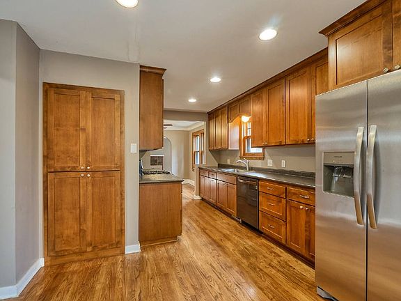 3rd image of 5006 30th Ave S