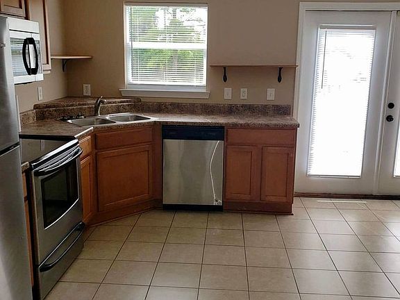 5th image of 242 Callaway Chase Ln