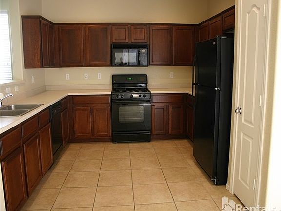 5th image of 7169 Picton Ave
