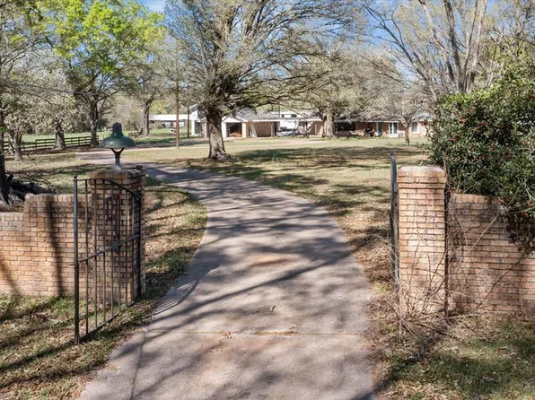 4202 Benton Dr, Lufkin, TX 75901