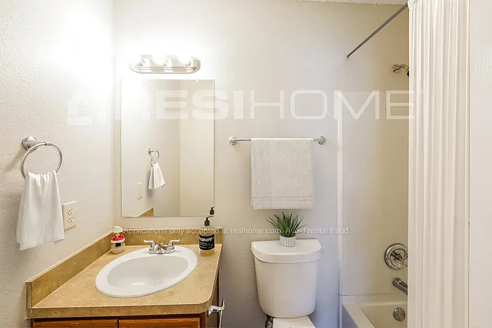 9720 Brierwyck Dr — Photo 11