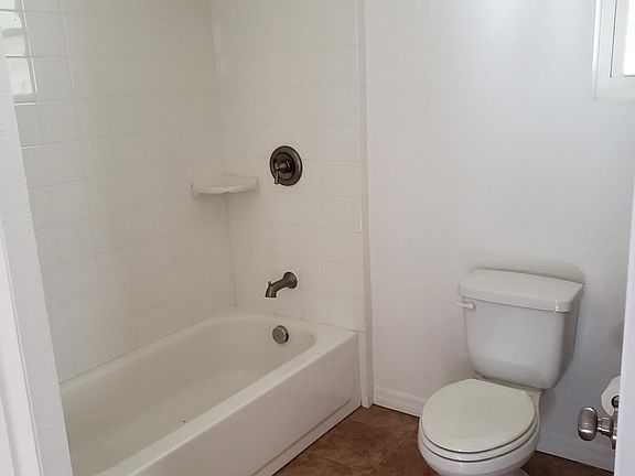 5th image of 5701 Interbay Blvd Ste B
