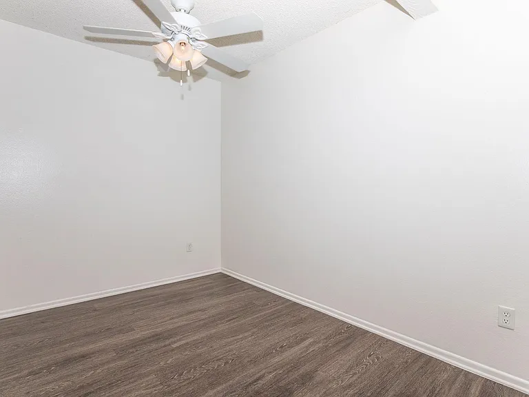 Maplewood Apartment Homes — Photo 33