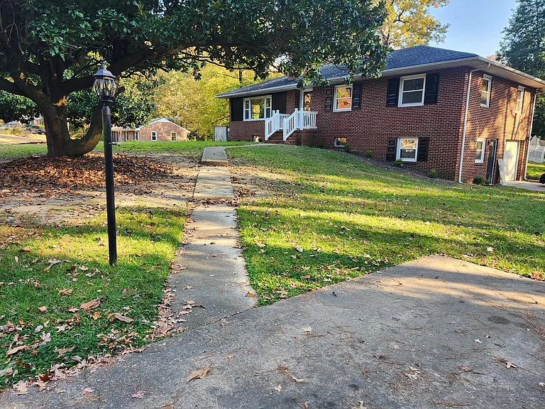 8147 N Mayfield Ln — Photo 2