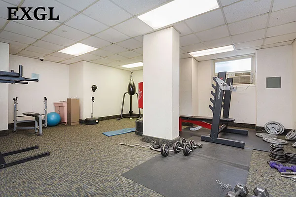 Sold by Green Light Real Estate Group Corp | media 12