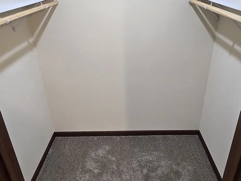 Park Ridge Apartments — Photo 18