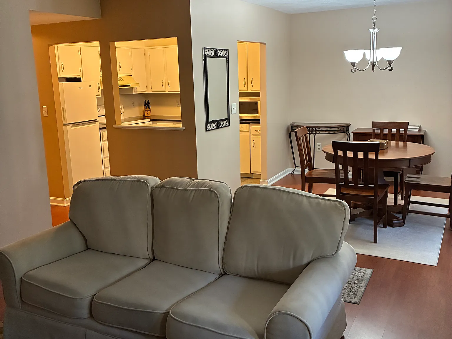 1 bed, 900 sqft, $2,000 — Photo 4