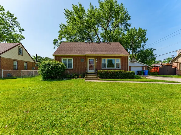 7805 Suburban Ln, Bridgeview, IL 60455