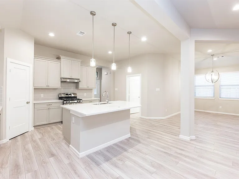 4022 Maple Glen Dr — Photo 8