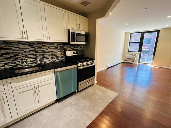 45 Hinckley Place image 1 of 11