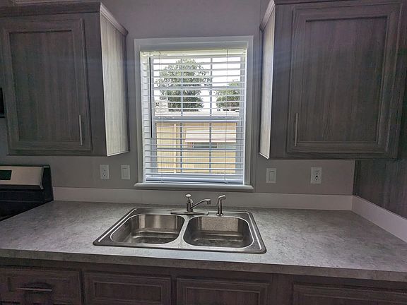 3rd image of 5502 Lansing Dr