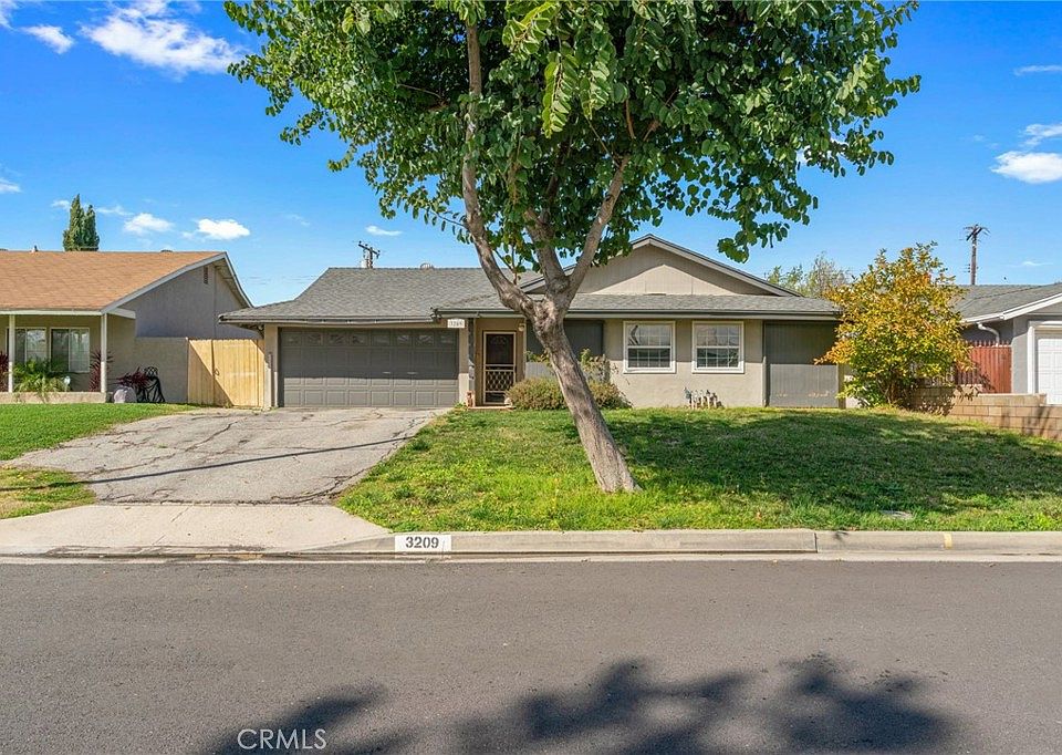 1st image of 3209 E Levelglen Dr