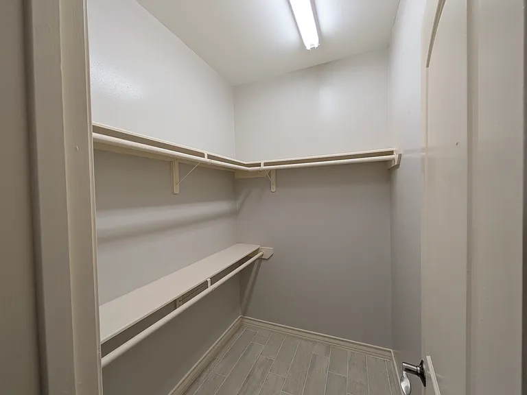 3432 Midtown Cir — Photo 17