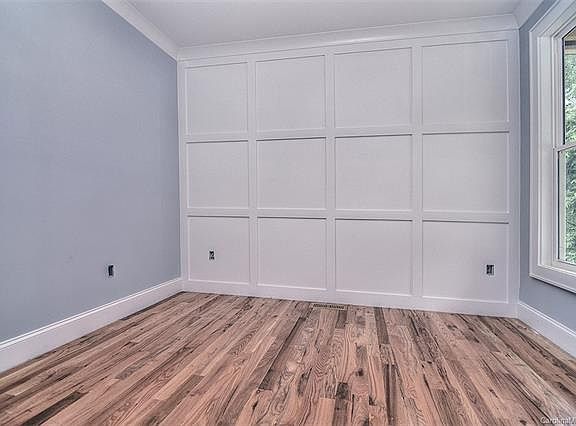 4th image of 207 Greenway St
