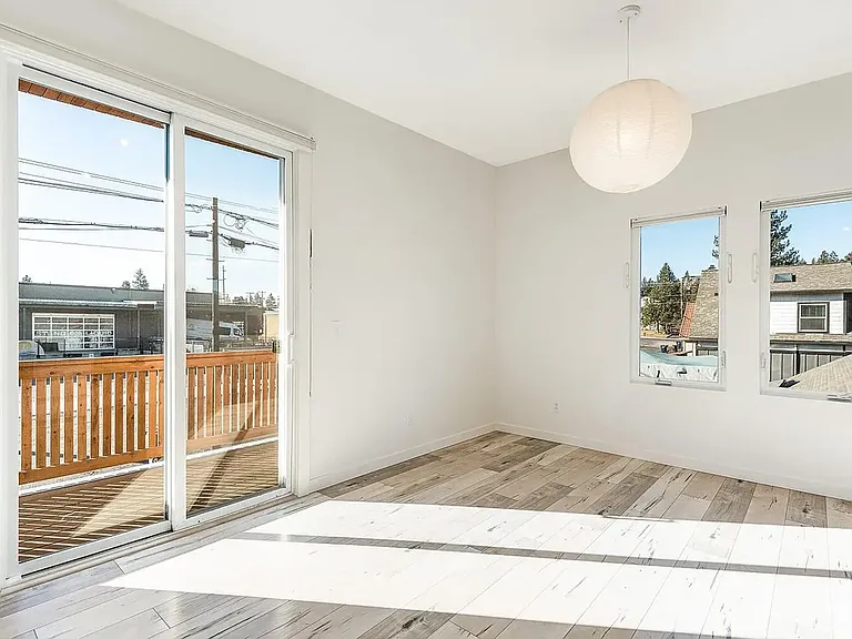 1325 NW Albany Ave #2 — Photo 6