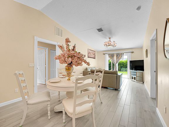 5th image of 5715 SE Pine Avenue