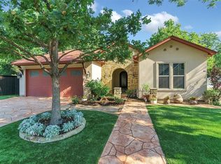 812 W Sunset St, Grapevine, TX 76051