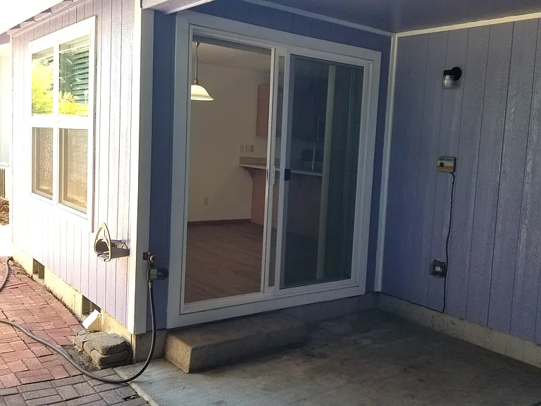 525 Helen St — Photo 7