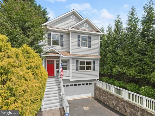 2367 N Edgewood St, Arlington, VA 22207