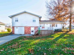 903 E Jefferson St, Washington, IA 52353
