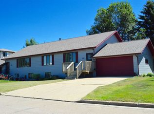 1303 11 1/2 Ave SW, Minot, ND 58701