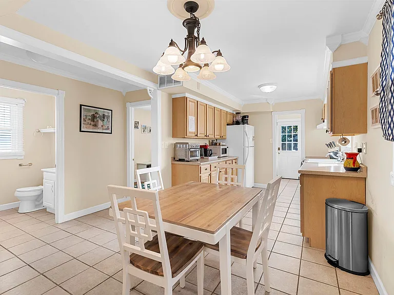 29 N Frontenac Ave #A — Photo 8
