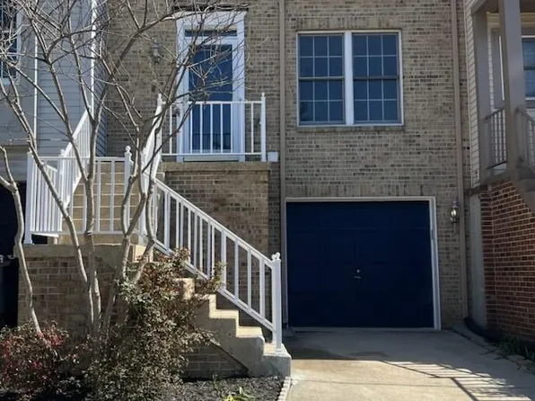 6821 Malton Ct, Centreville, VA 20121