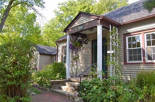 3rd image of 1860 Miller Ave