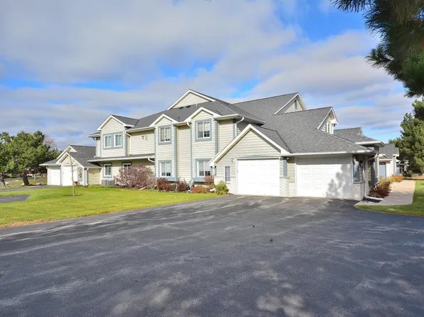 W240N2524 East Parkway Meadow CIRCLE #2, Pewaukee, WI 53072