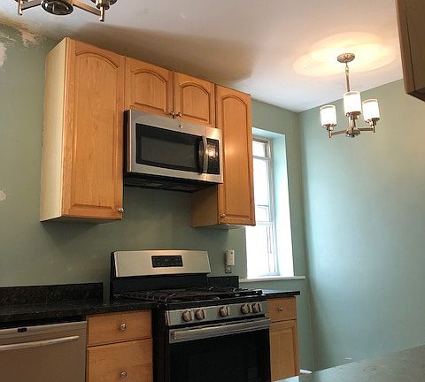 2nd image of 6639 N Greenview Ave APT 2