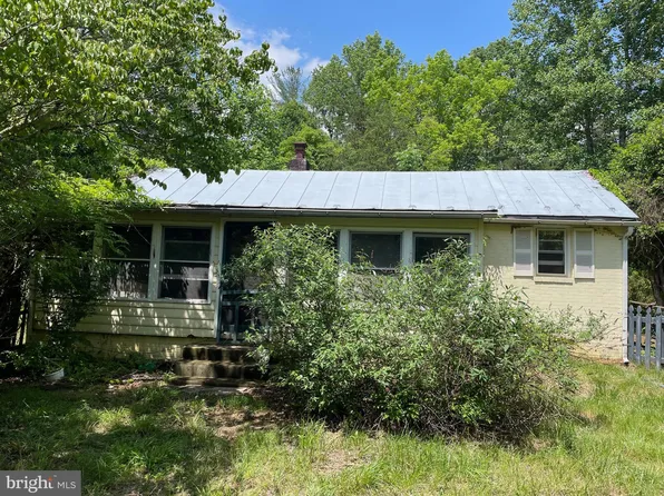 240 Whorton Hollow Rd, Castleton, VA 22716