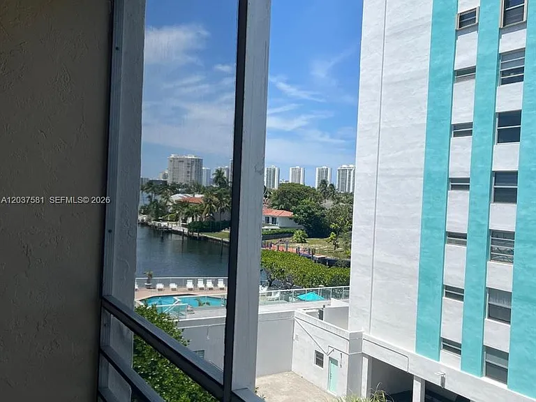 2821 N Miami Beach Blvd #5T — Photo 14