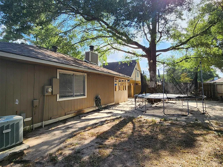 6938 Foxbrook Dr — Photo 15