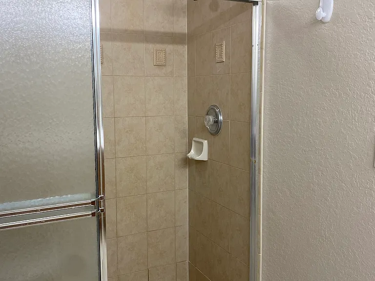 4492 Adelaide Ave — Photo 19