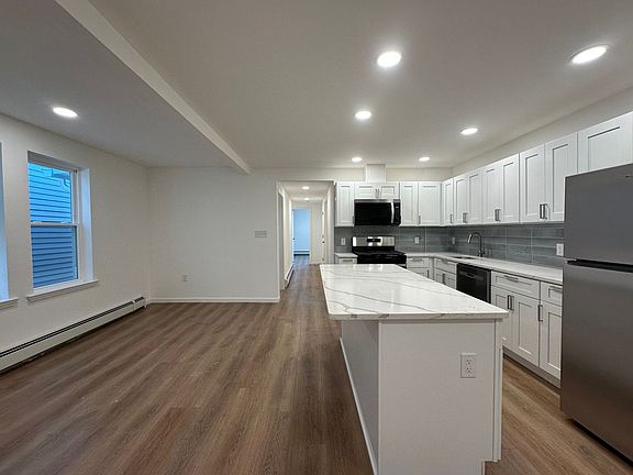4th image of 27 Joyce Kilmer Ave Floor 2