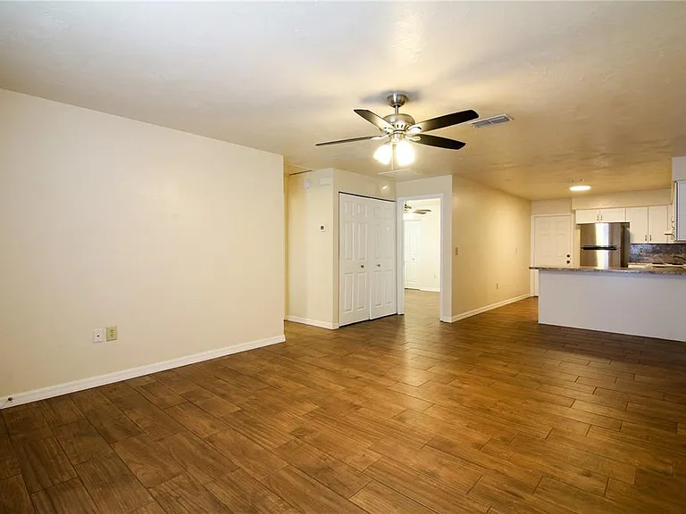 5812 Stokes Rd — Photo 5
