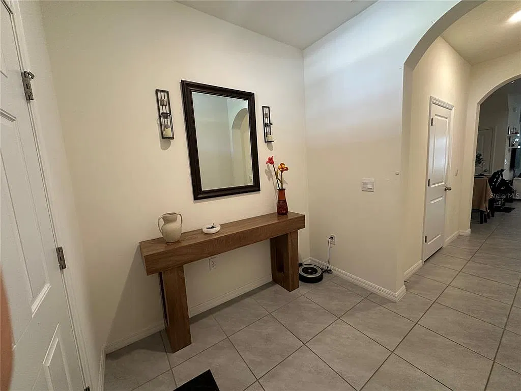 3 bed, 2.5 bath, 1673 sqft, $2,150 — Photo 3