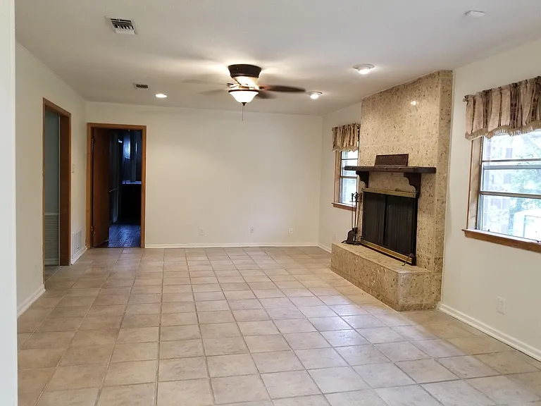 5310 King George Dr — Photo 6