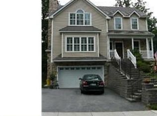 65 Eastwood Rd, Berwyn, PA 19312