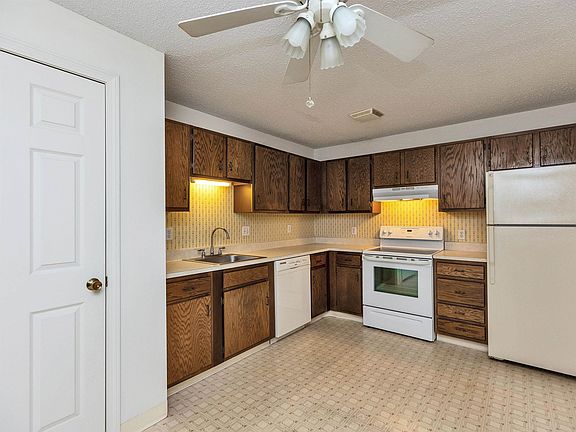 4th image of 1 Northbrook Drive #102