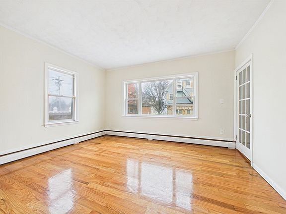 5th image of 275 Dartmouth St