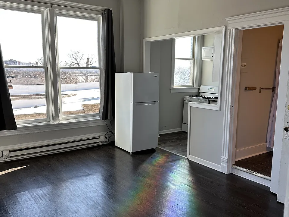 269 Douglas Ave #6
