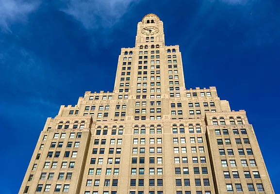 Sold by Compass | media 7