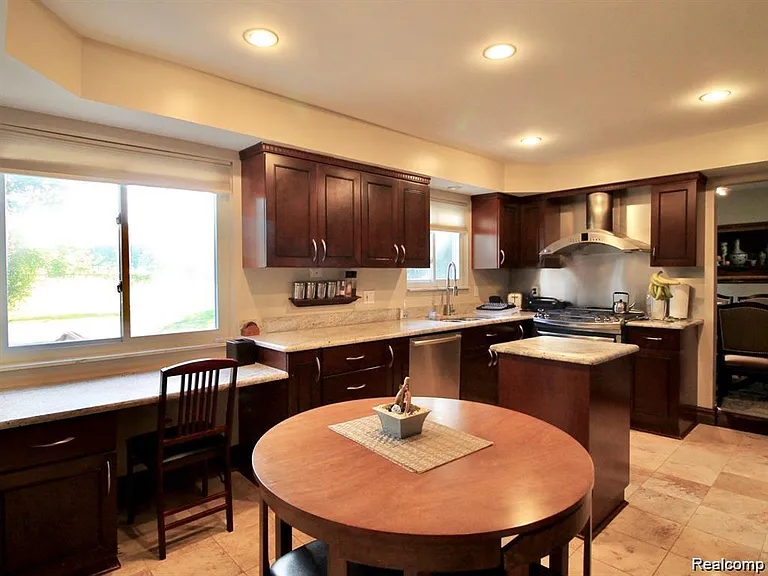 5363 English Dr — Photo 13