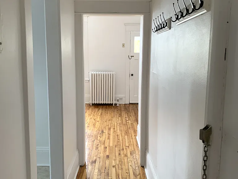 362 Friel St — Photo 12