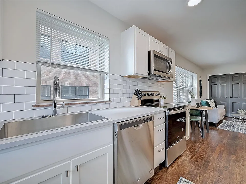 2622 Victory Pkwy