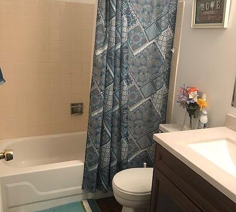 5th image of 214 Scarsdale Ct